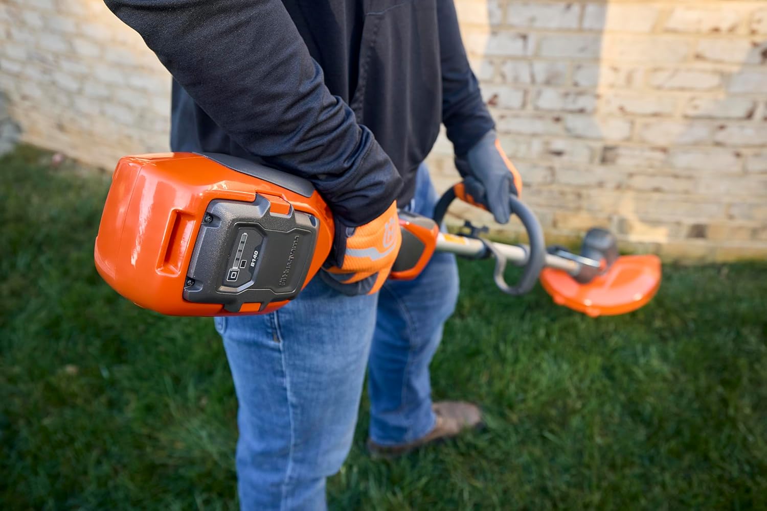 Husqvarna 110iL FLXi Akku-Grasschneider (Grundgerät) – 36 V kabellos, Auto-Feed-Kopf, Kantenschneidemodus, teilbarer Schaft, leichtes 3,2 kg Design, Akku Nicht enthalten
