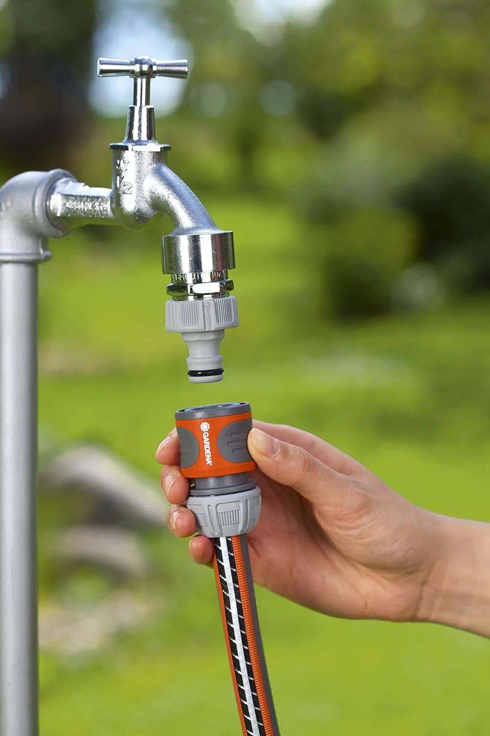 Gardena Comfort veelvlakssproeier AquaContour Automatic: vlakberegening voor de individuele besproeiing van bijna elke tuinomtrek, eenvoudig te programmeren, reikwijdte 2,5-10,5 m (8133-20)
