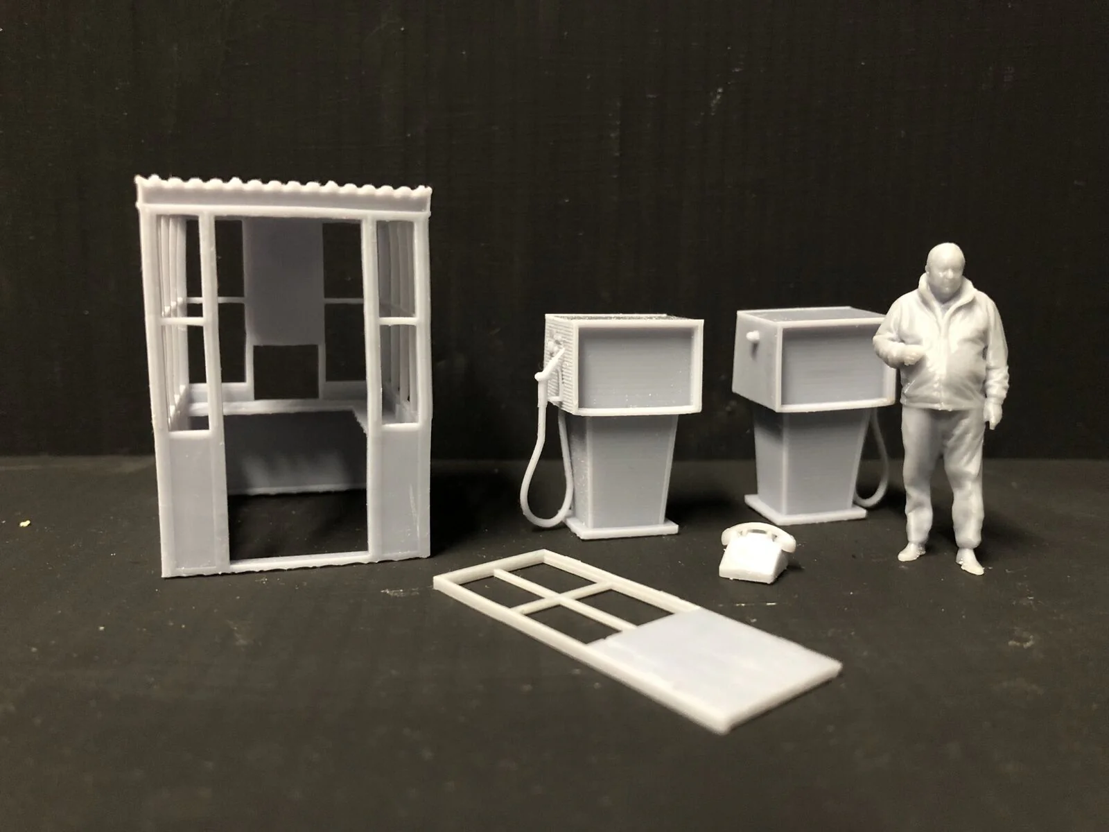 O / O16.5 / 7mm Gauge Country Petrol Station for Forecourt or Roadside