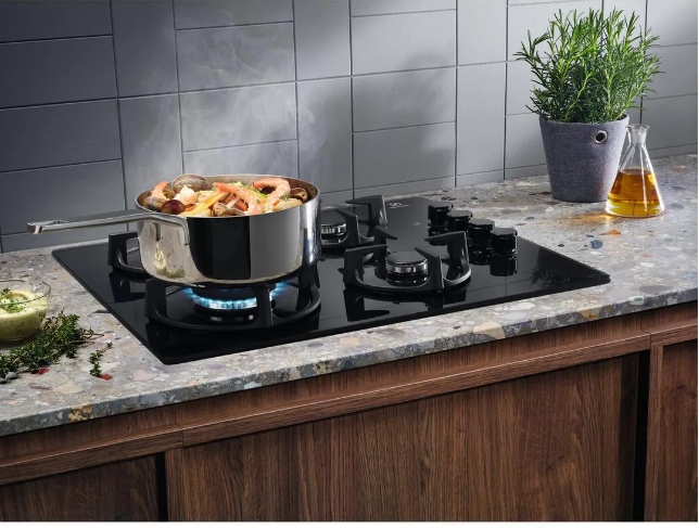Płyta gazowa ELECTROLUX EGG6407K 59x51cm 4 palniki żeliwny ruszt czarny