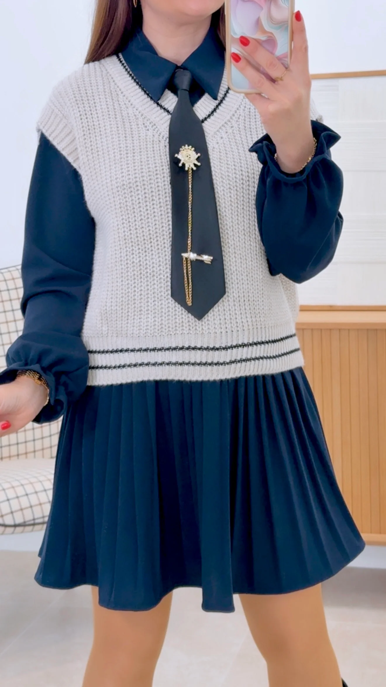 CONJUNTO VESTIDO, CHALECO Y CORBATA