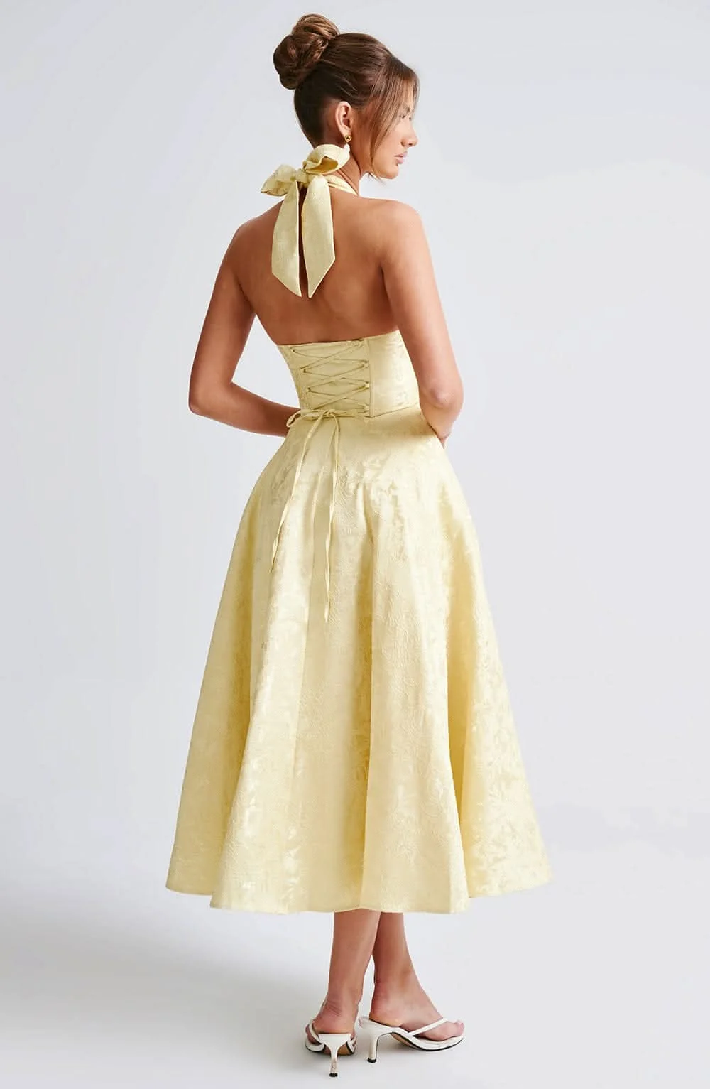 Florales Neckholder-Midikleid f��r Hochzeitsg?ste