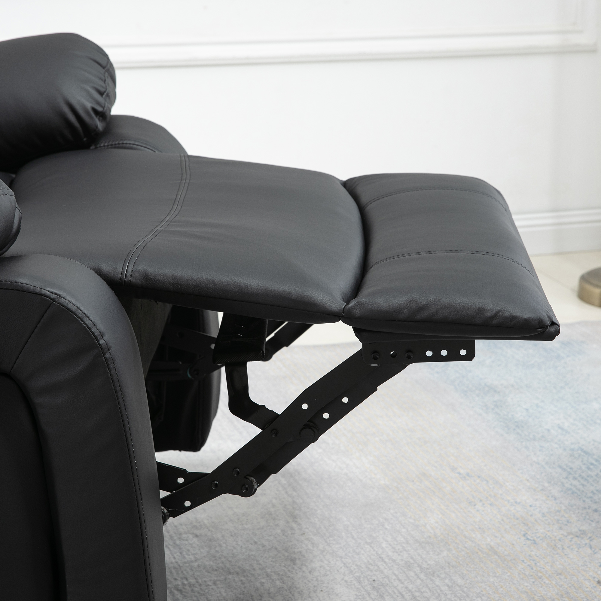 Massagestoel met 8 trillingskoppen, relaxfauteuil, verstelbare rugleuning en voetsteun, zwart