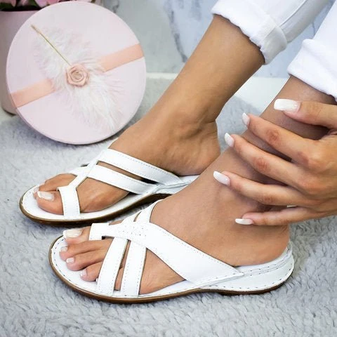 Bequeme orthop?dische Sandalen f��r Damen | Flache Sommersandalen mit gepolsterten Kreuzriemen und weichem Fu?bett f��r Alltag