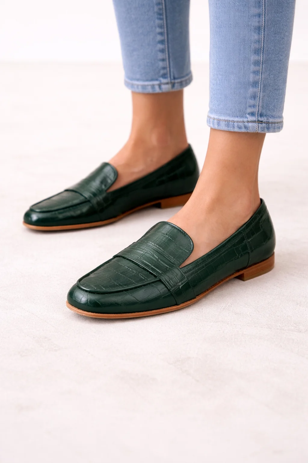 Damen Mokassins in strukturierter Leder-Optik | Bequeme Slipper mit flacher Sohle und seitlichen ?ffnungen f��r leichtes Anziehen