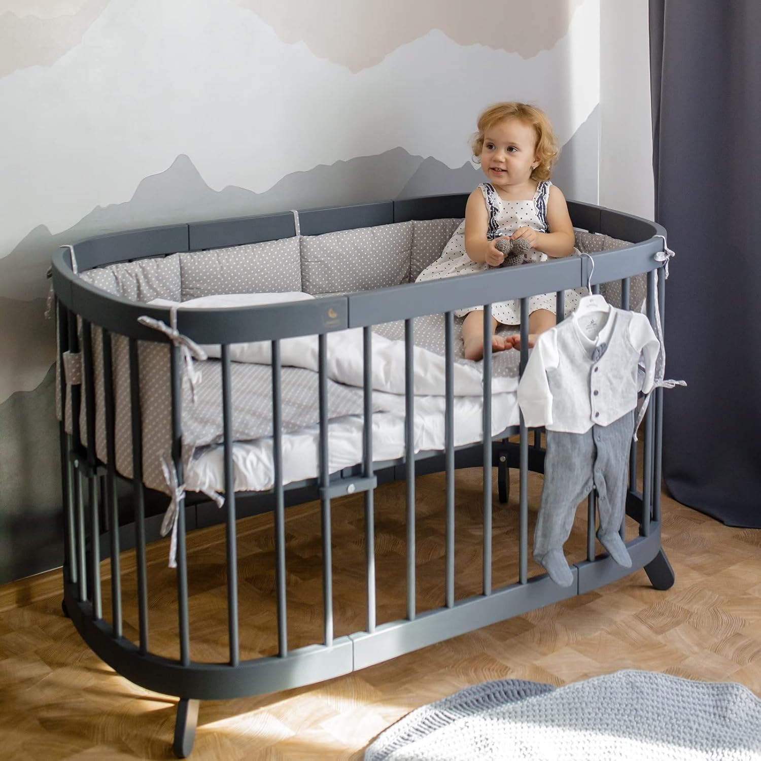 tweeto® Babybett 7 in 1 – mitwachsendes Babybett aus Holz | höhenverstellbares Beistellbett & Gitterbett | umbaubar zu Kinderbett & Laufstall (Buche Natur)