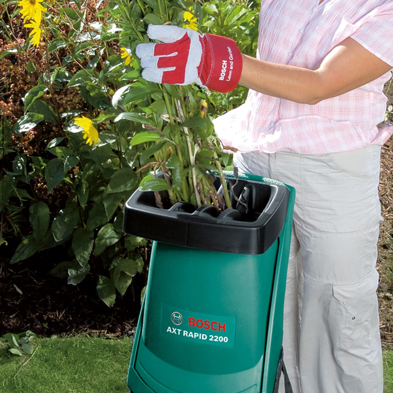 Bosch AXT Rapid 2000 Häcksler (zum leistungsstarken Häckseln von Gartenabfällen; kraftvoller 2000-W-Motor)