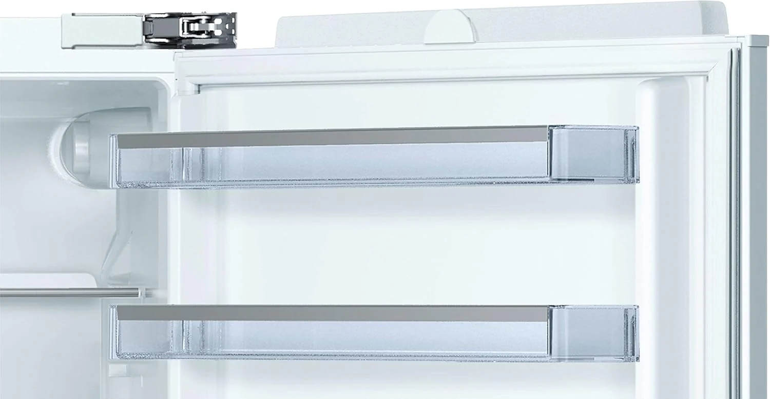 Bosch KUL15AFF0 Serie 6 onderbouwkoelkast, 82 x 60 cm nismaat, 123 L, vlakke scharnieren, Made in Germany, LED-verlichting gelijkmatige verlichting, MultiBox bewaren van groenten en fruit