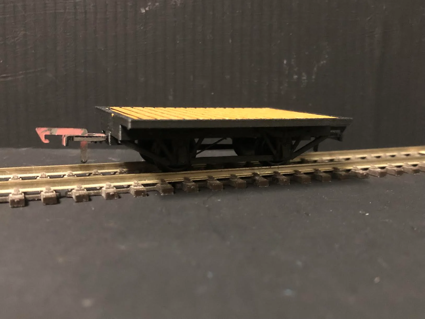 O-16.5 / NG7 flat bed Wagon Kit Pre-Coloured, POM Wheels Included - EZ-PZ Range