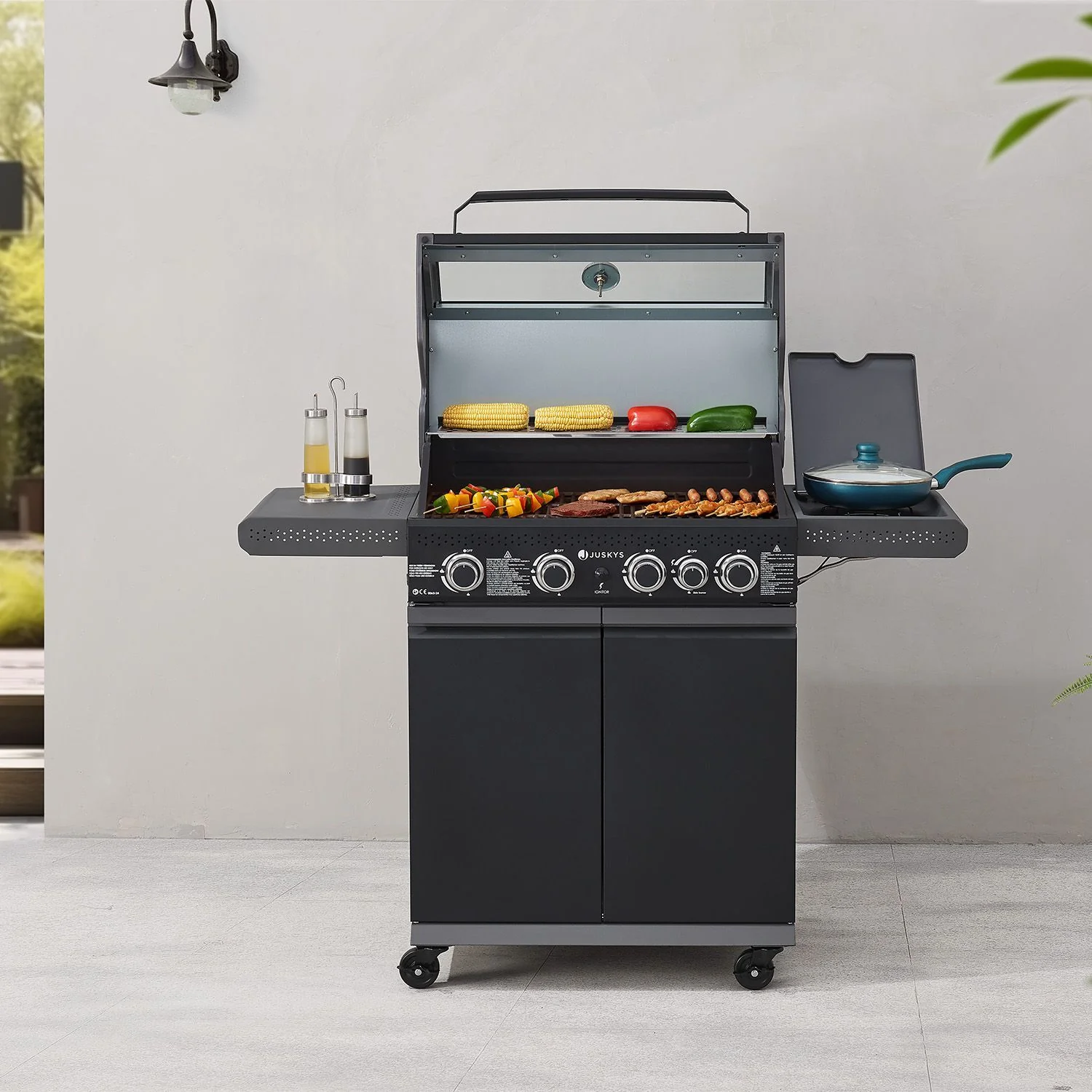 Grill gazowy Savannah z 2025 r.