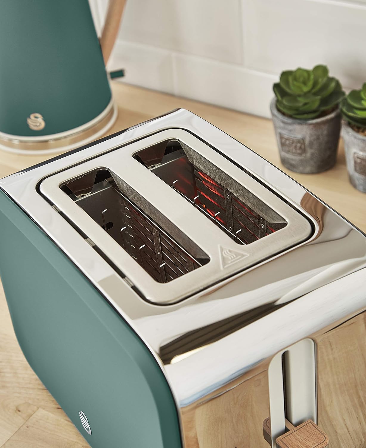 Swan Nordic Frühstücksset, Wasserkocher, 1,7 l, 2200 W, Breitschlitz-Toaster, 2 Scheiben, digitale Mikrowelle 20 l, modernes Design, Holzoptik, Grün