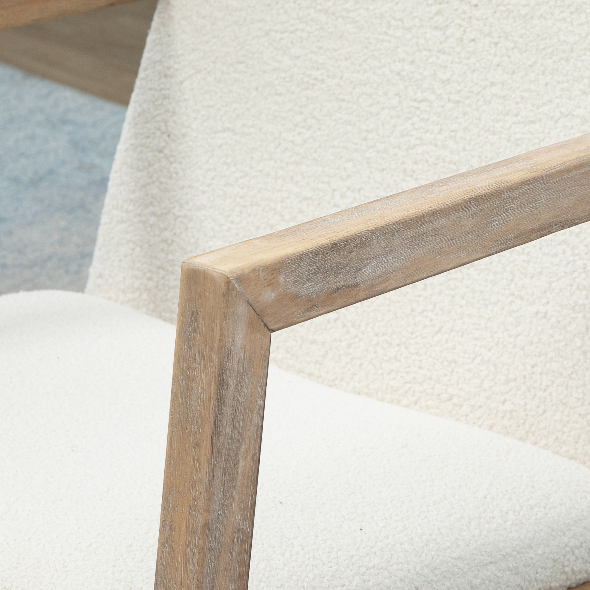 schommelstoel met houten frame, gestoffeerd, relaxstoel, fauteuil, woonkamerstoel, salon met gestoffeerde zitting, rubberhout, cr��me wit, 60 x 81 x 71 cm
