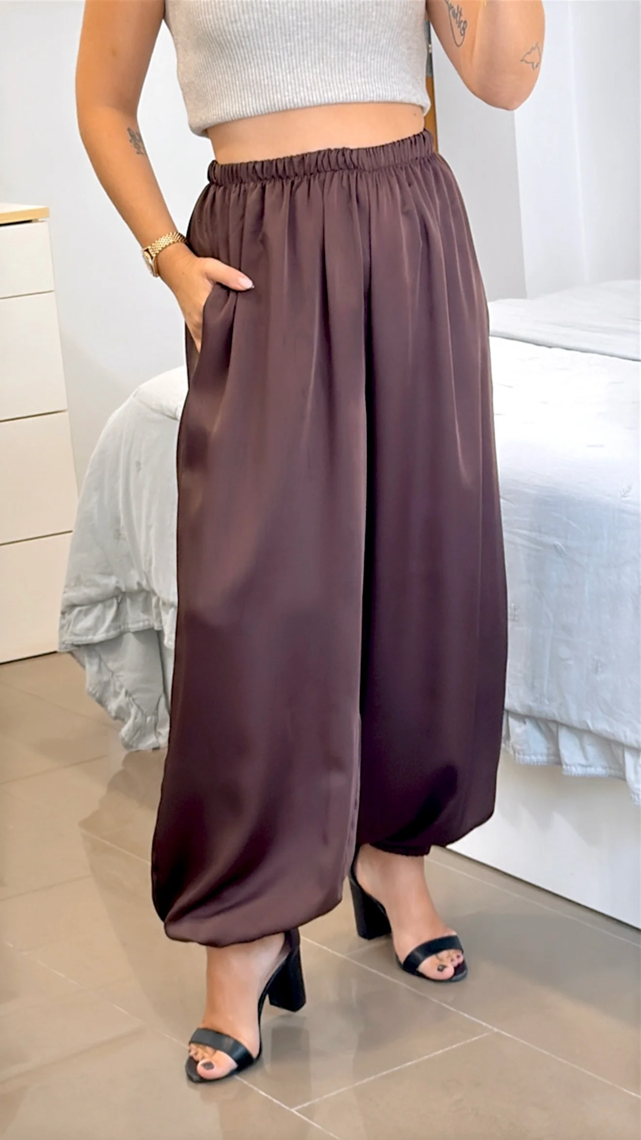 PANTAL��N BOMBACHO LISO