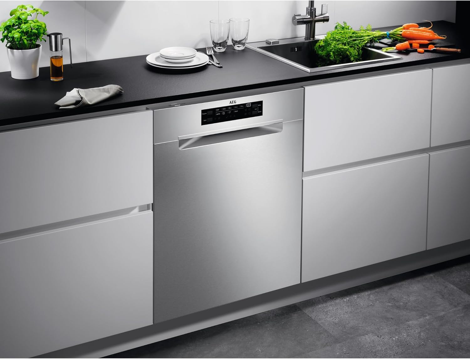AEG Vollintegrierter Geschirrspüler 60cm, Spülmaschine Serie 7000: mit Glasschutz, Energieklasse A, Besteckschublade, personalisierte Zeit-Steuerung, leise 41dB, ComfortRails, Wasserstopp, FSE7676AP