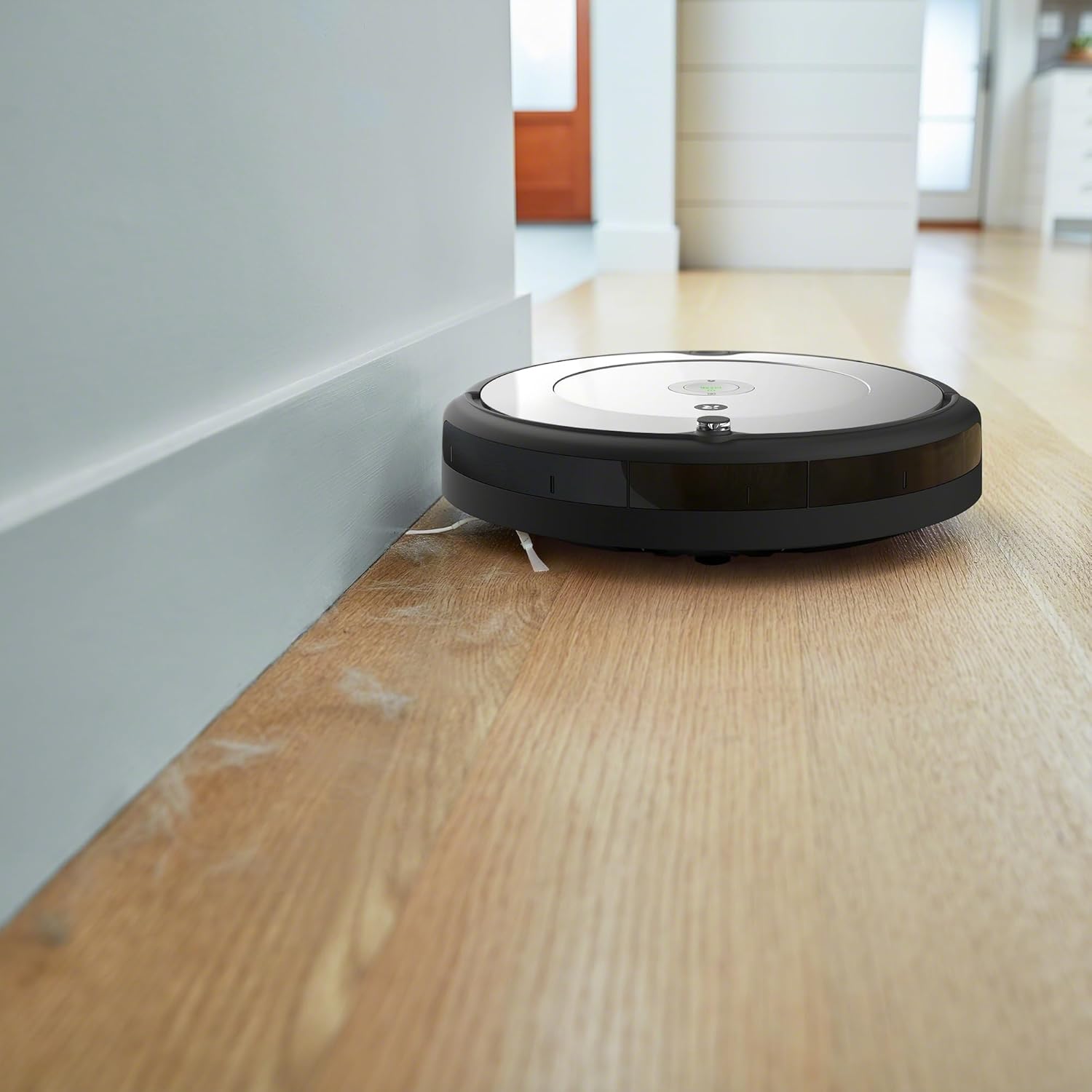 iRobot Roomba Combo Essential Saug- und Wischroboter (Y0112), leistungsstarkes Saugen und Wischen, 4-Stufen-Reinigungssystem, 3 Saugstufen, Spot-Cleaning, steuerbar über App, Tasten oder Sprache, Wei