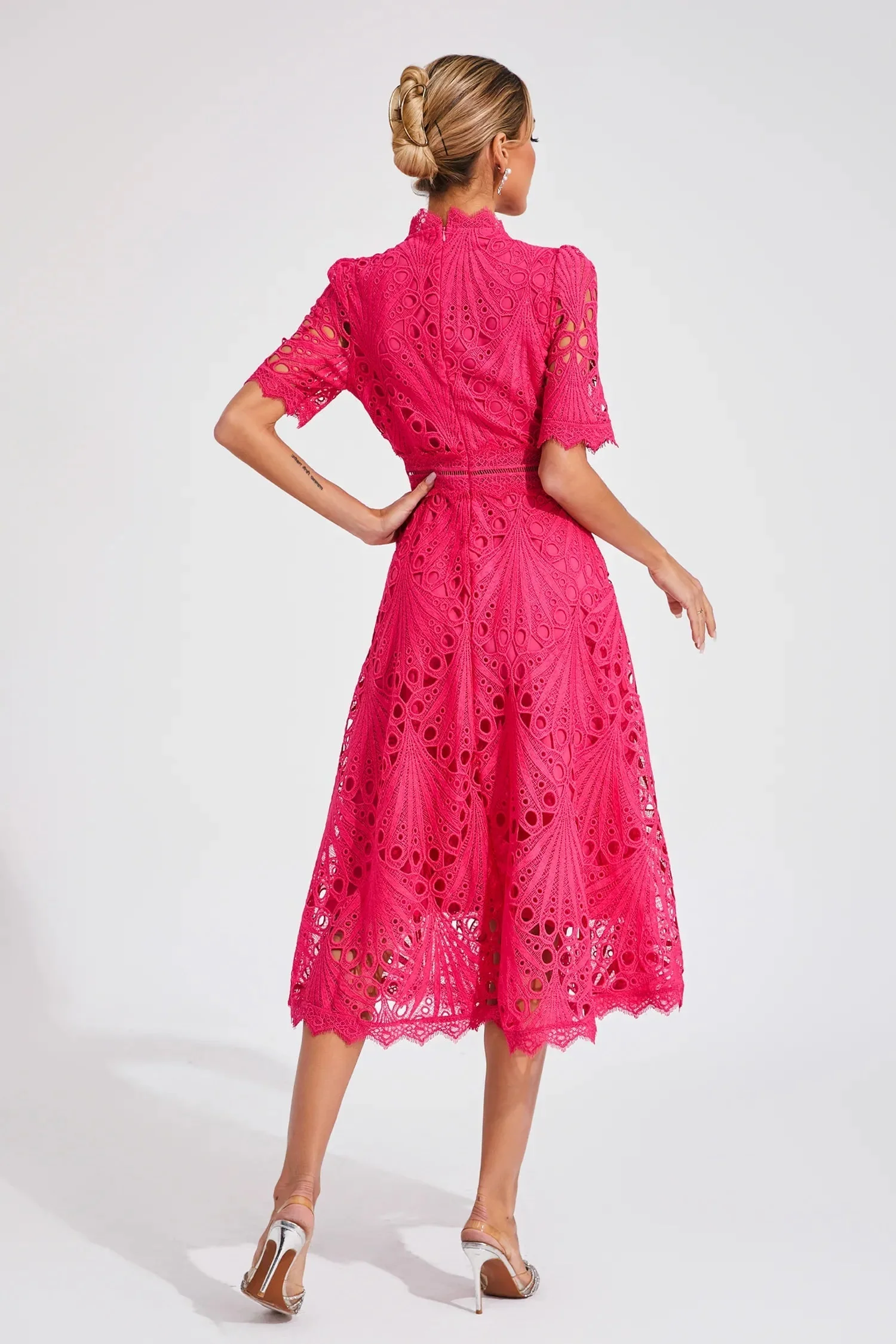 Hochgeschlossenes Guipure-Spitzenkleid in A-Linie | Elegantes Midi-Kleid mit kurzen ?rmeln f��r festliche Anl?sse