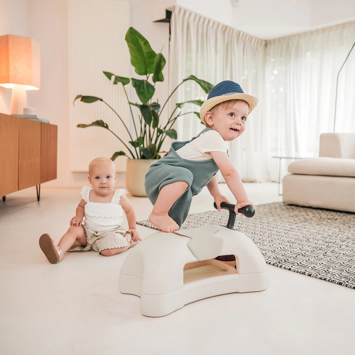 2025 Scoot and Ride My First 3-in-1 Babywalker & Glijder in Sand