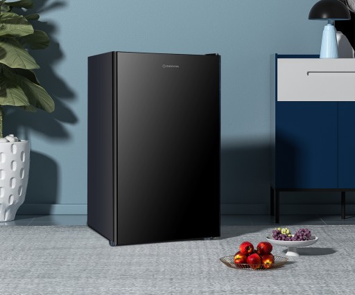 Lodówka mała chłodziarka mini zamrażarka hotelowa biurowa ŚWIATŁO 91l. 83cm