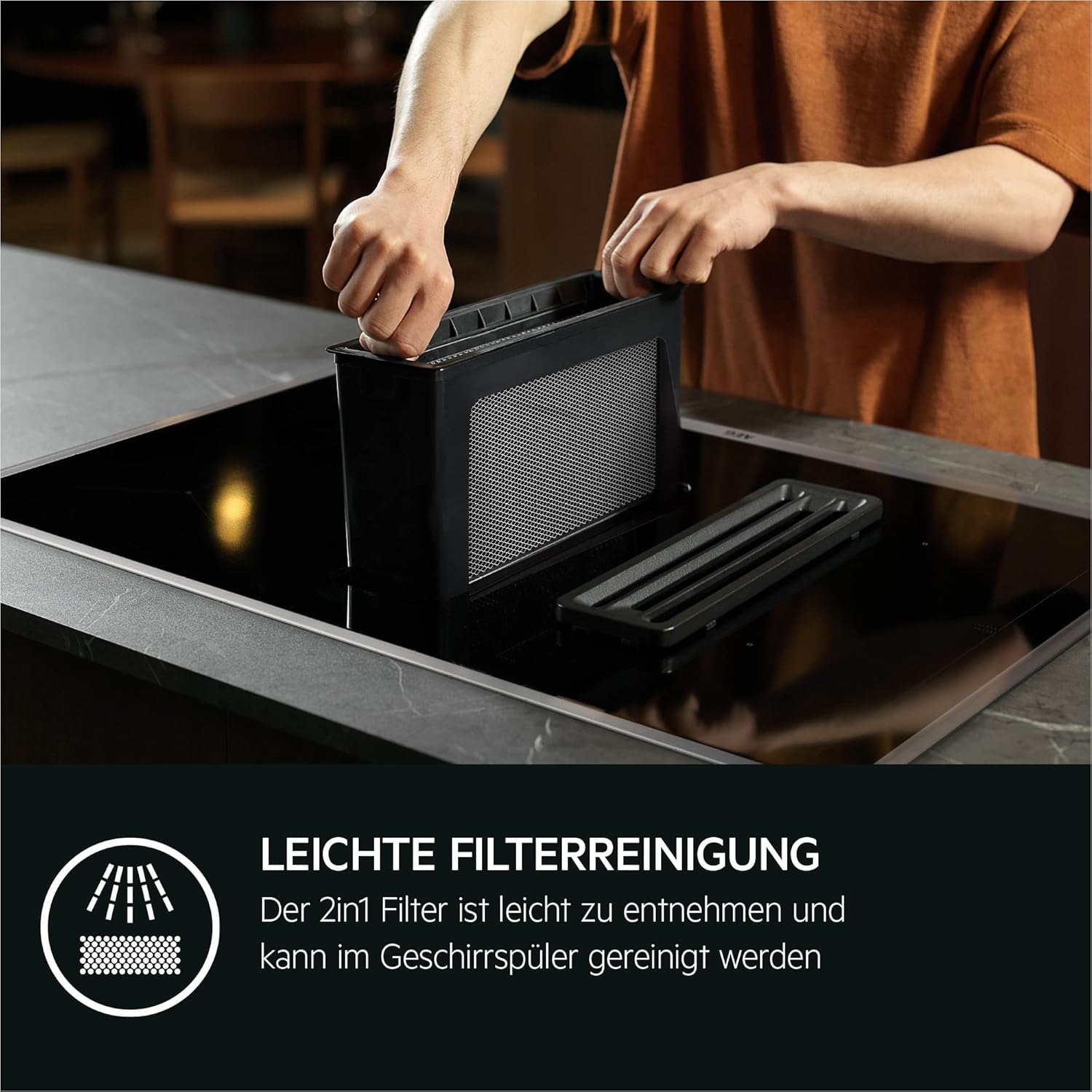 AEG Induktionskochfeld autark 80cm mit Dunstabzug / Made in Germany / 4 Flex-Kochzonen mit Bridge (Kombination 2er Zonen) / Auto-Funktion des Dunstabzugs / Aktivkohlefilter / COLI84COXB