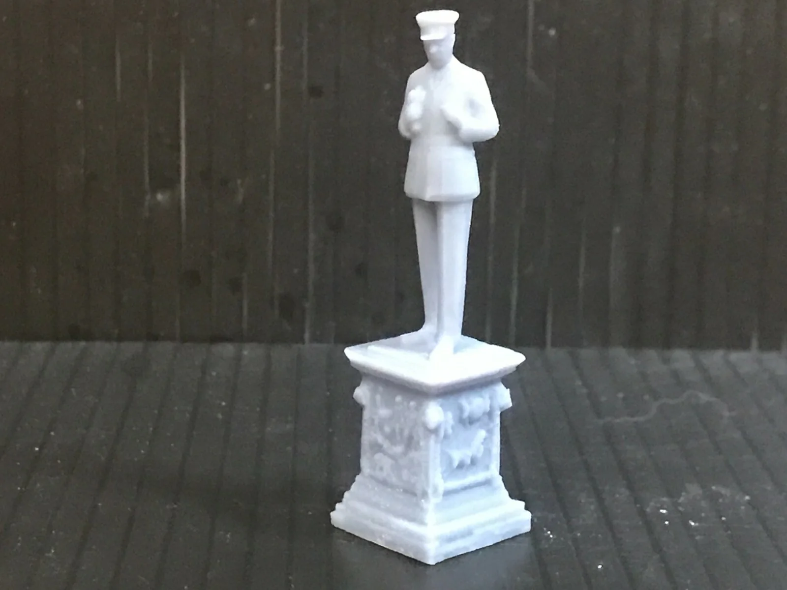 00 H0 gauge war memorial (2) for model railway scenery - also OO9