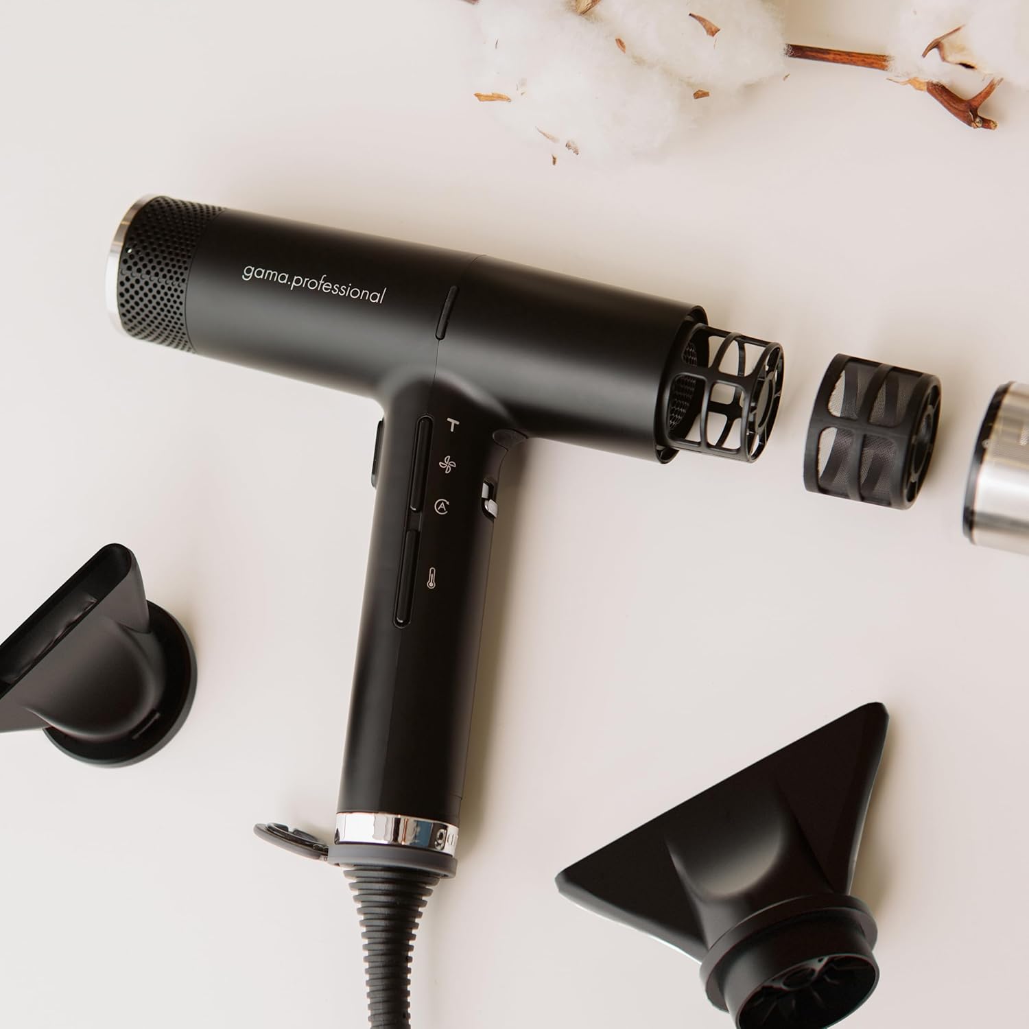 GA.MA Italy Professional, iQ2 Perfect, Ultraleichter Haartrockner mit 110.000 U/min bürstenlosem Motor, Oxy-Active-Technologie und Turbo-Funktion, 1600 W Leistung, Schwarz