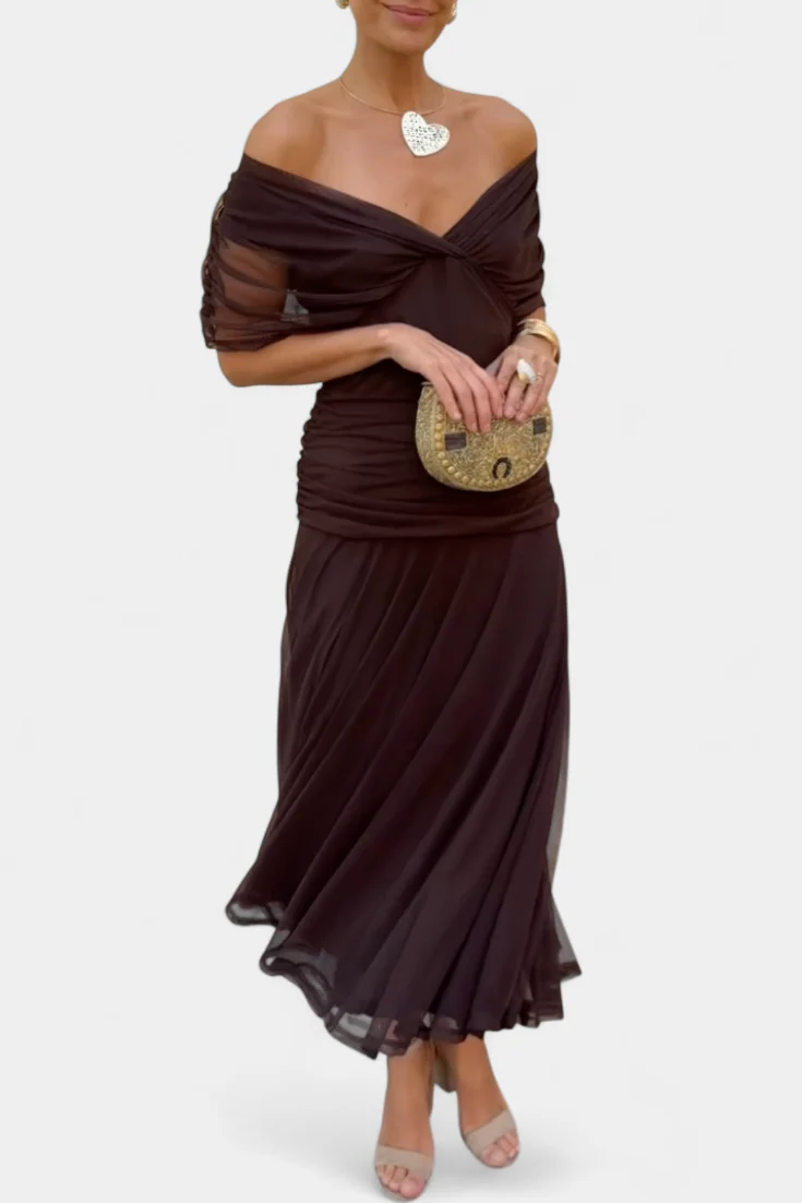 Schulterfreies gerafftes Maxikleid f��r Hochzeitsg?ste