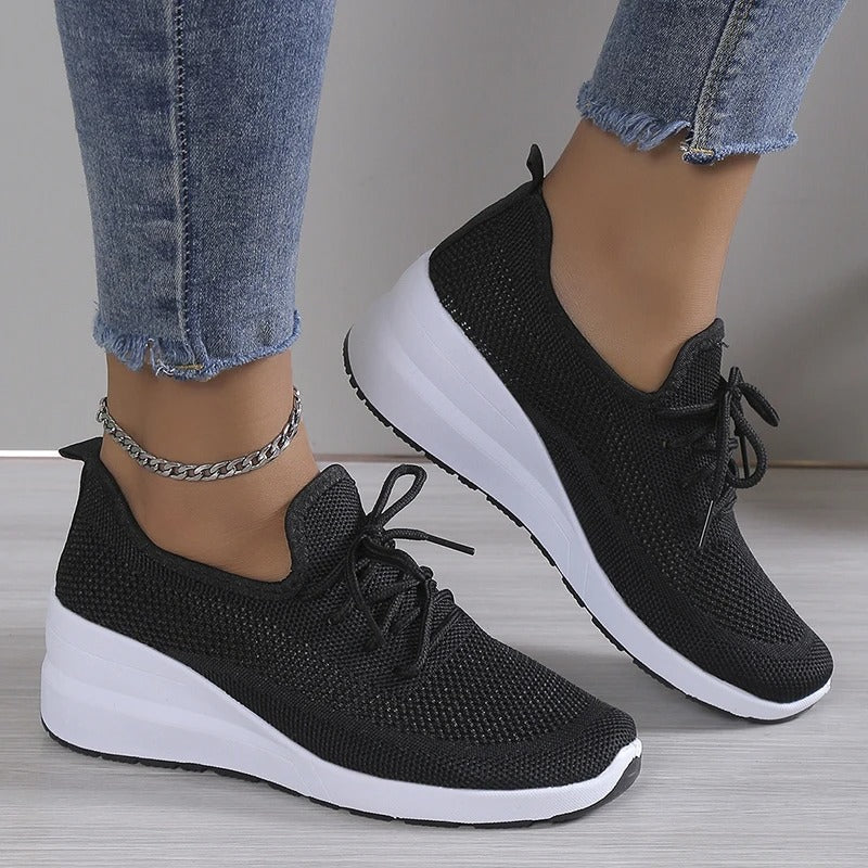 Damen Sneaker mit Keilabsatz und Plateau �C Atmungsaktives Mesh