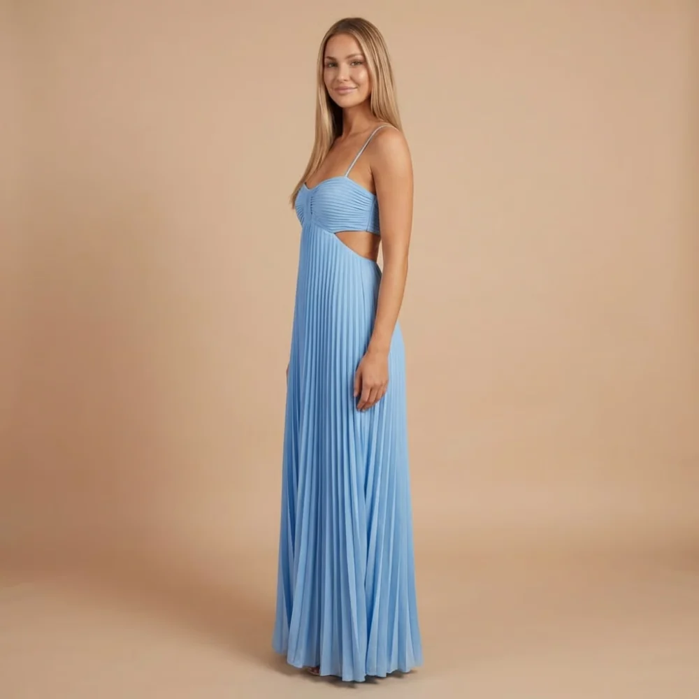 Plissiertes Neckholder-Maxikleid f��r Hochzeitsg?ste