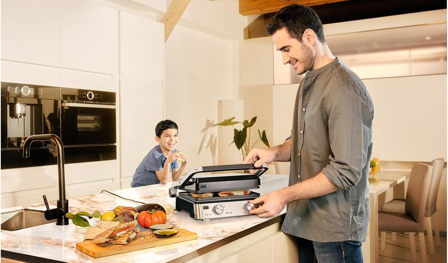 Braun MultiGrill 9 CG 9047 Kontaktgrill mit Grill-, Flach- und Waffelplatten, Grillpositionen: Kontakt, BBQ, Ofen, Spülmaschinenfeste Platten, Fettauffangschale, 230° Höchsttemperatur, Boost-Funktion