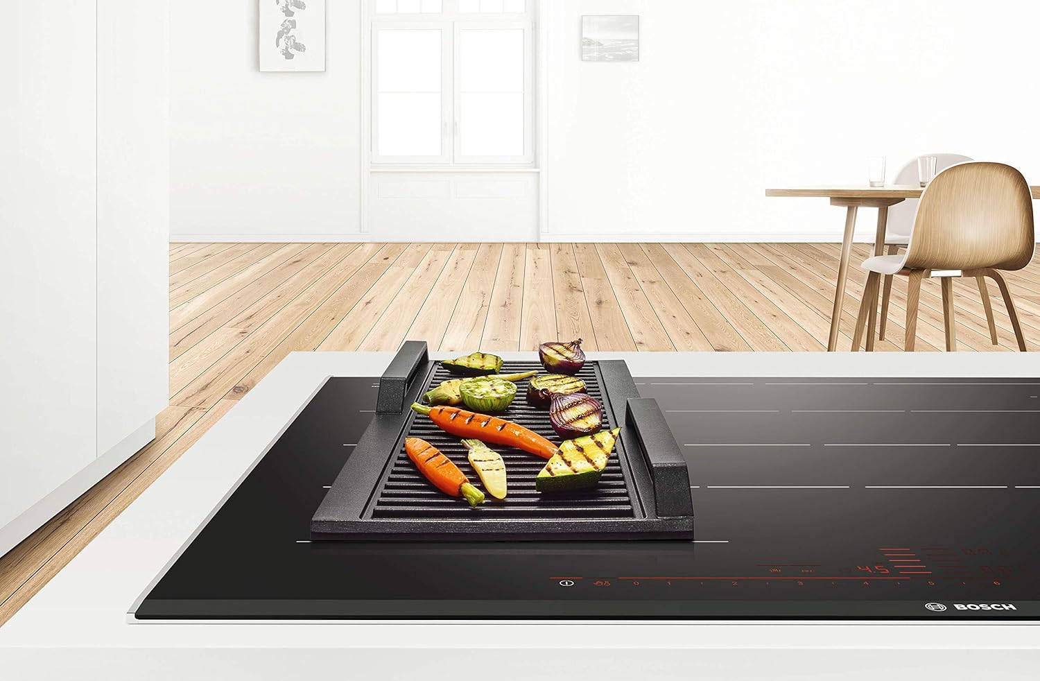 Bosch HEZ390522 Zubehör für Kochfelder, Grillplatte, ideal für das Braten von Steak und Gemüse wie auf einem Grill, Made in Germany