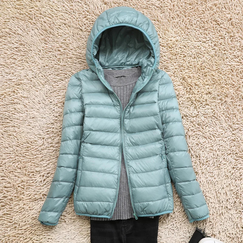 Federleichte Damen-Daunenjacke mit Kapuze - Faltbar