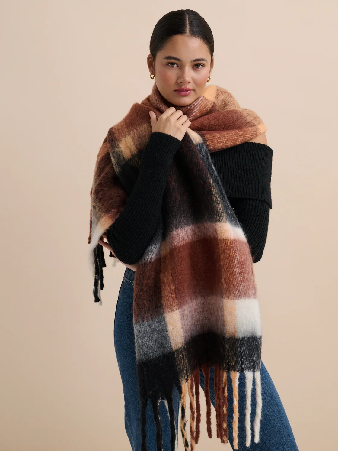 Crush Checkered Fluffy Scarf