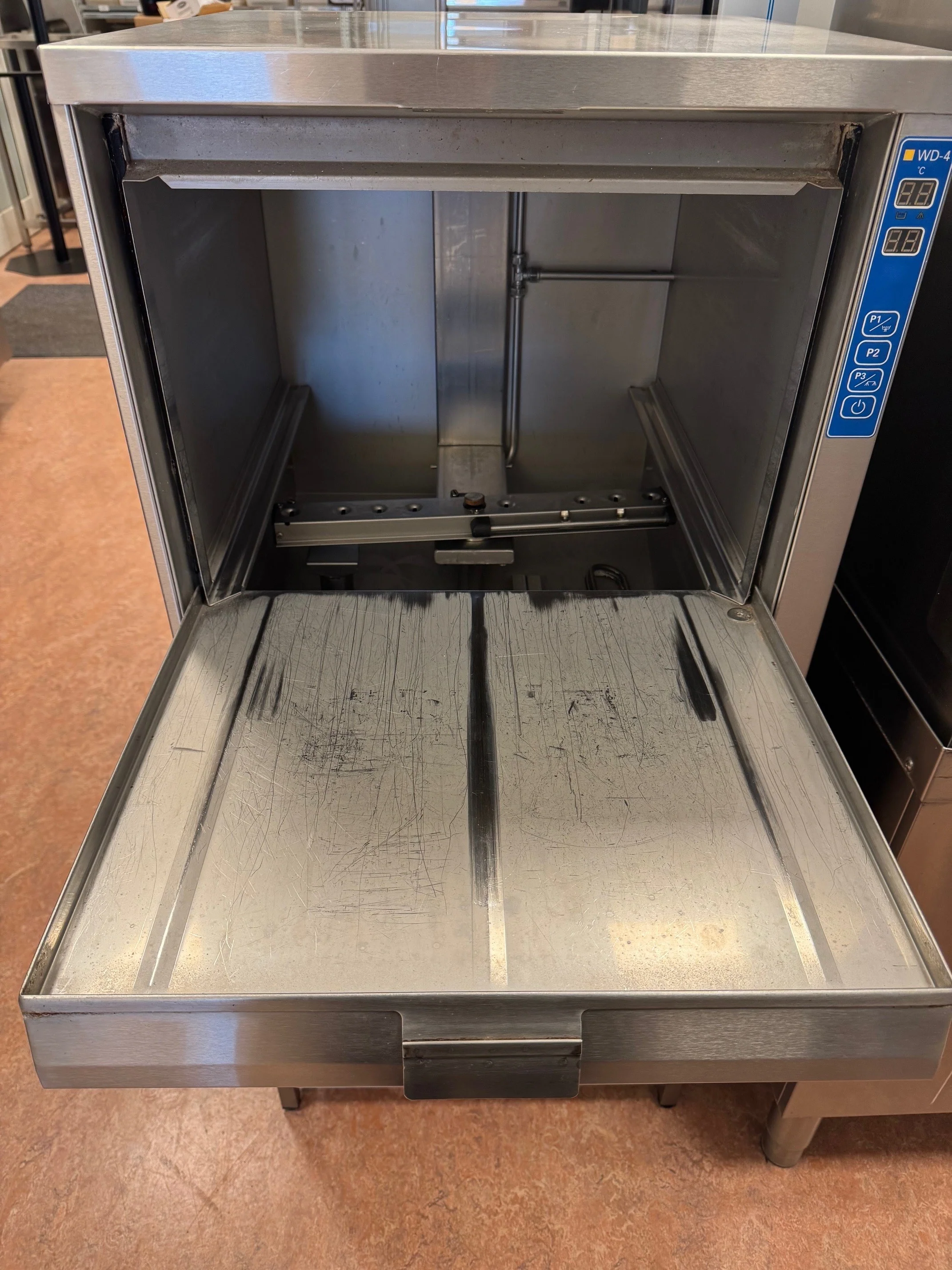 WD-4E underbordsopvasker (brugt).