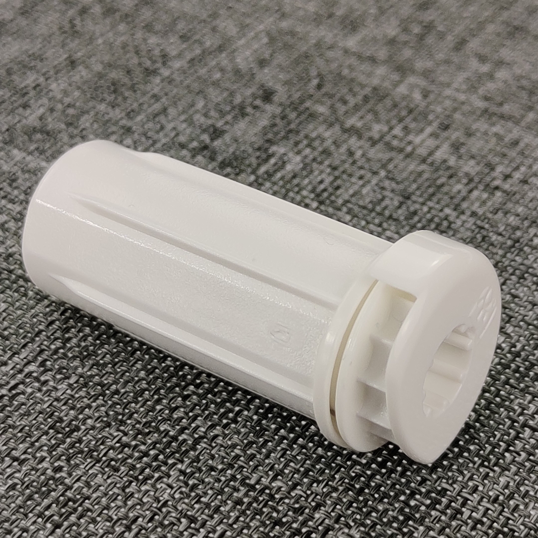 Mechanizm z hamulcem do rolet w kasecie Besta