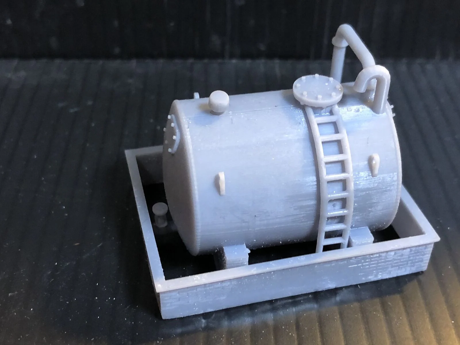 OO H0 OO9  Gauge Single Diesel Tank with bund for depot