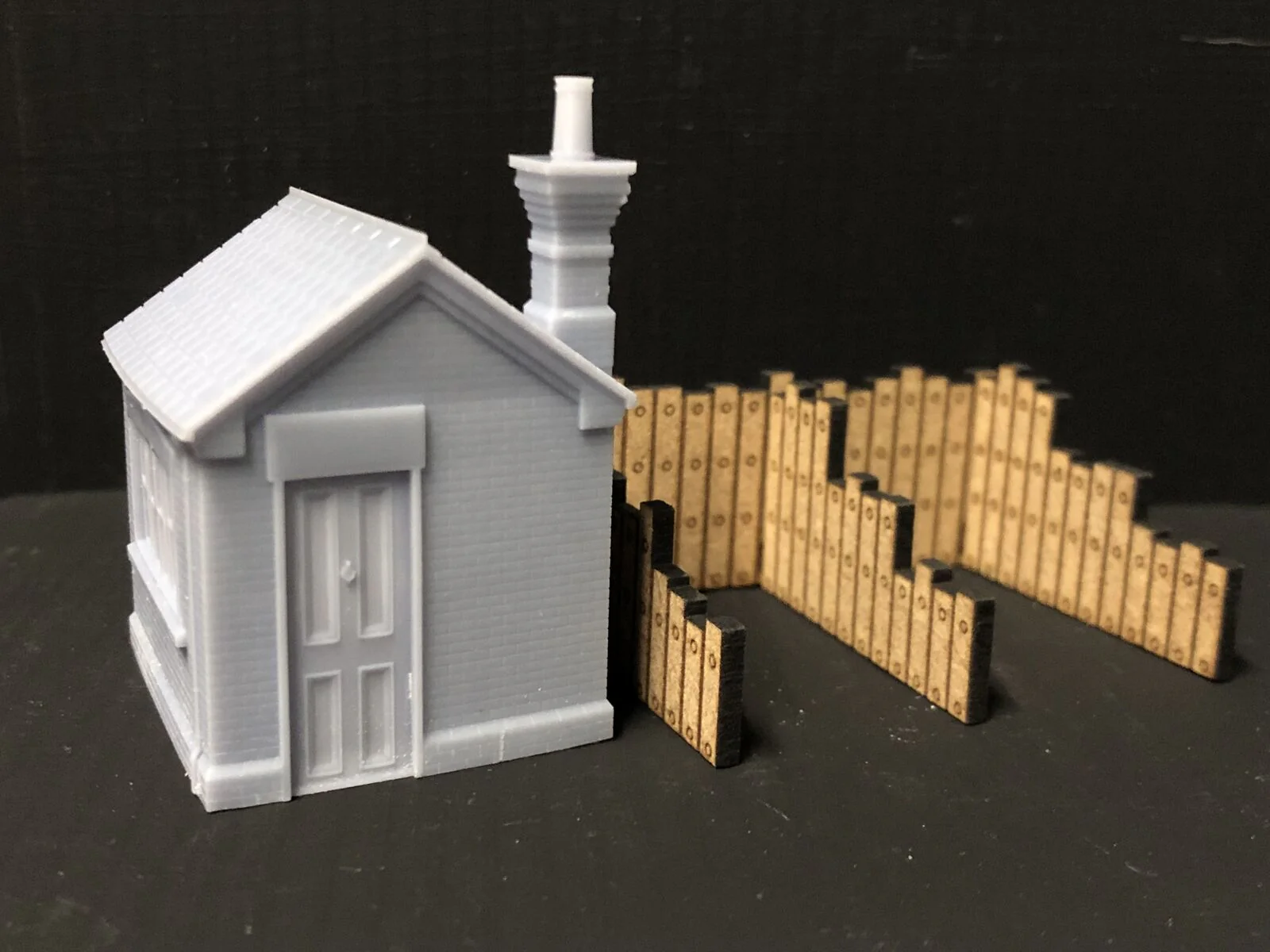 Coal merchant office and staithes  - OO9/OO/HO based on Tettington building