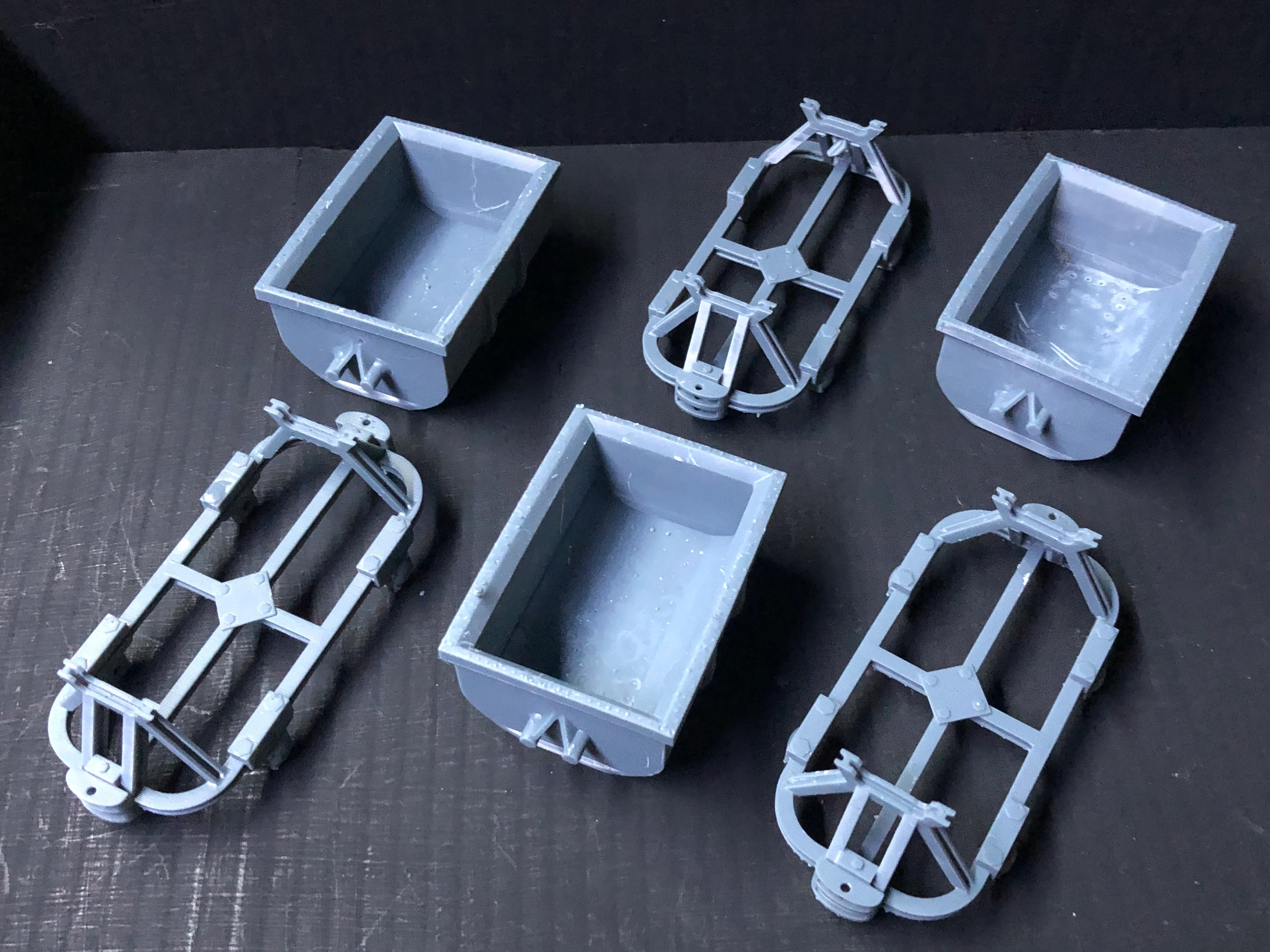 Gn15 Narrow Gauge Three Unpainted Ore Tipper Wagons with wheels