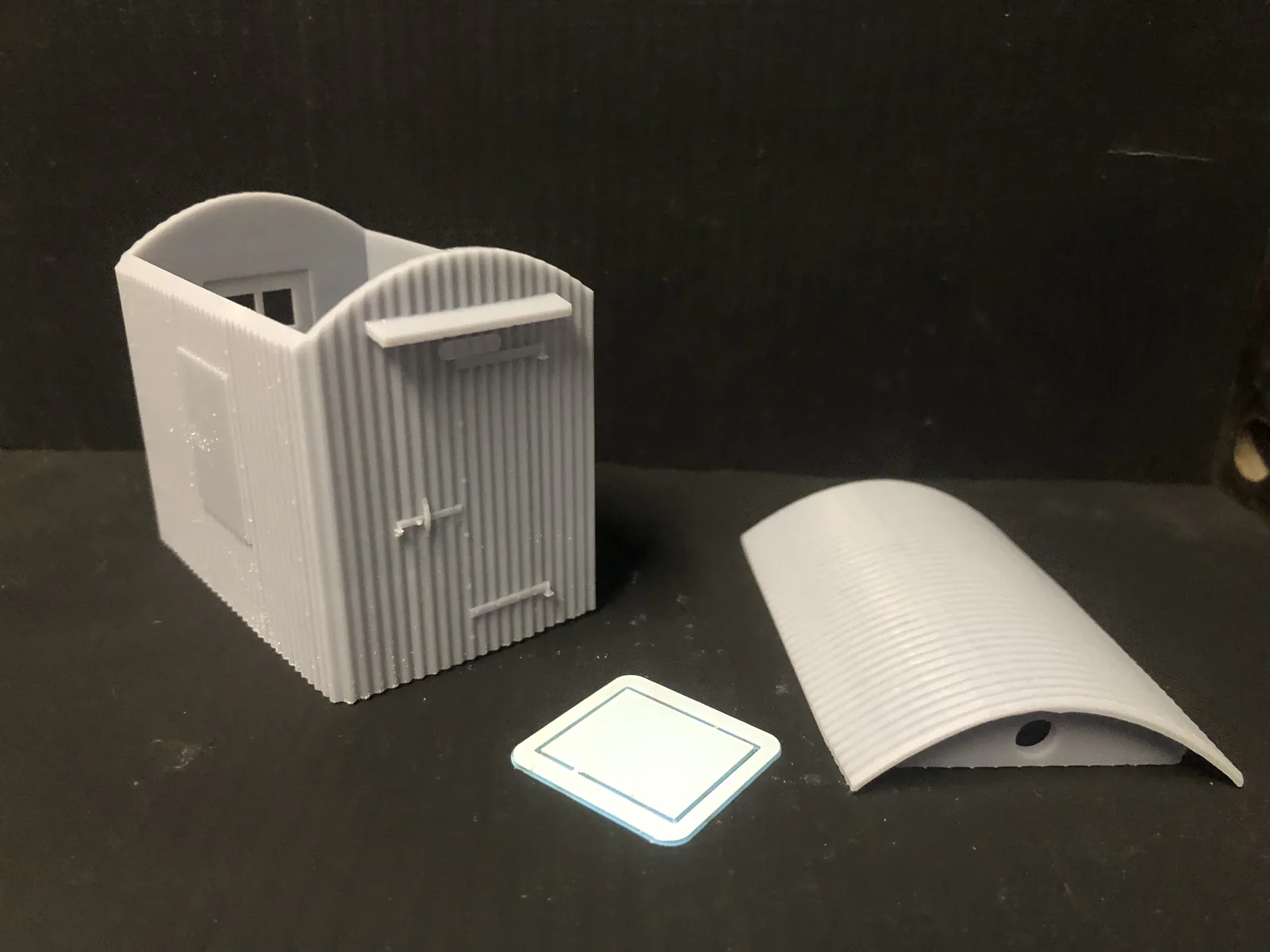 Lamp hut with glazing - O Gauge/O-16.5 based on Buckfastleigh building