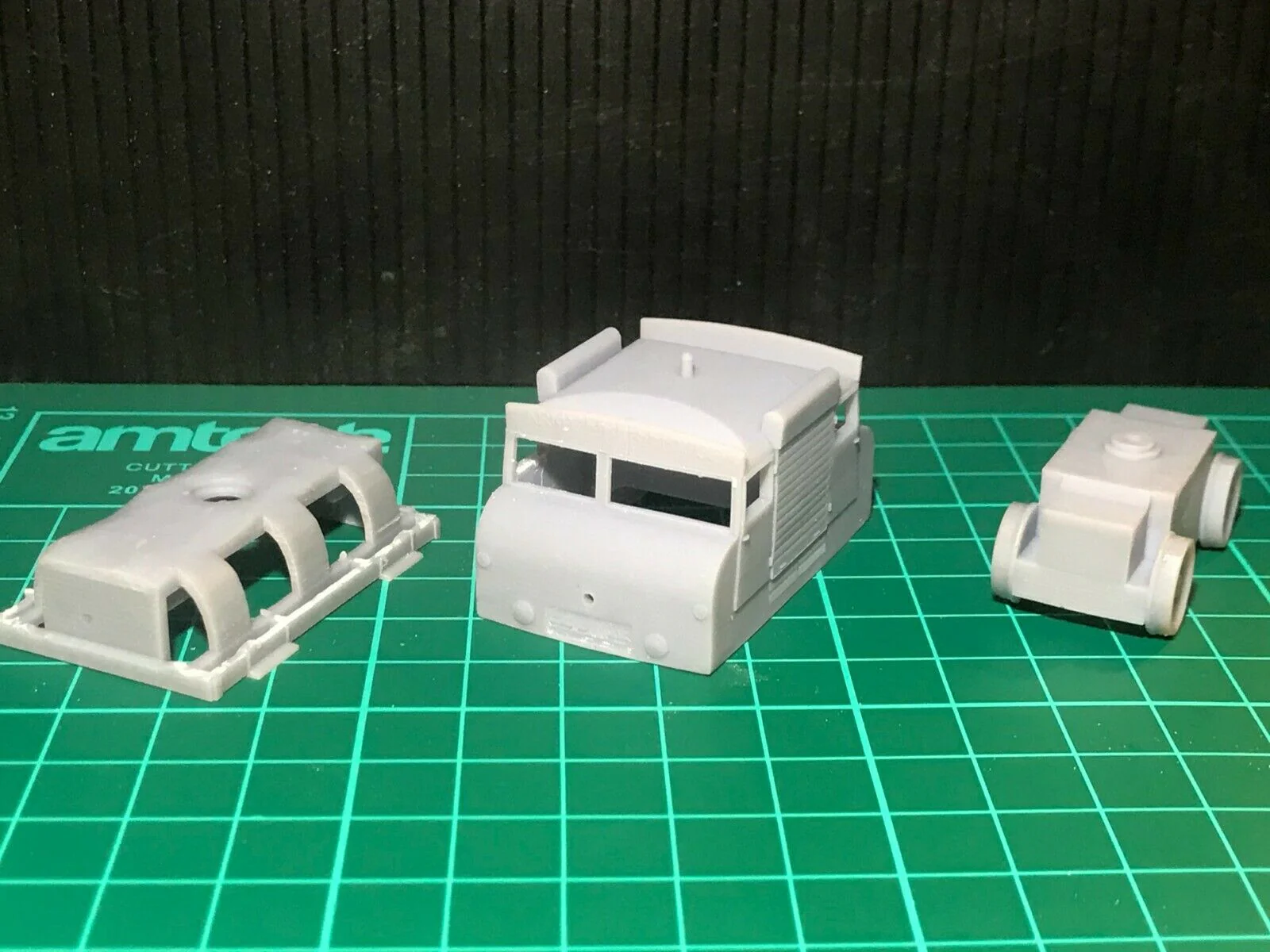 OO Wickham Fire Tender with a static display option