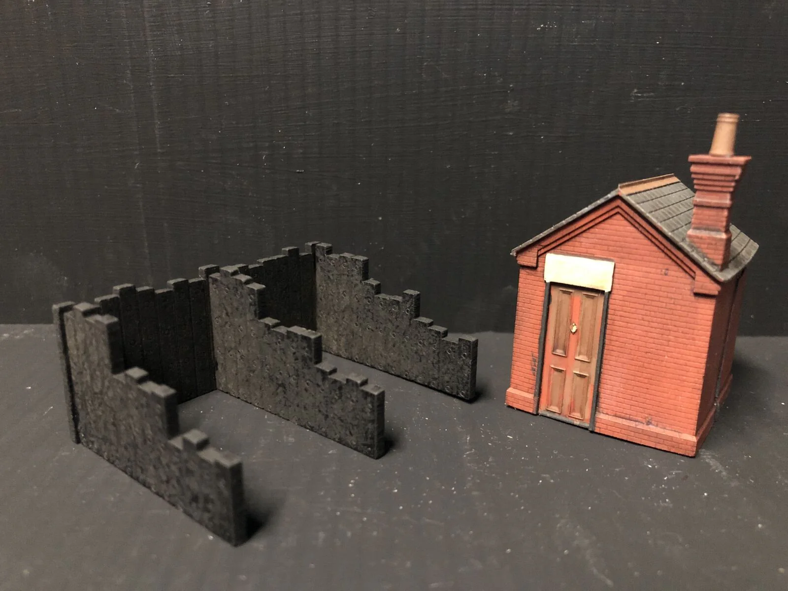 Coal merchant office and staithes  - OO9/OO/HO based on Tettington building