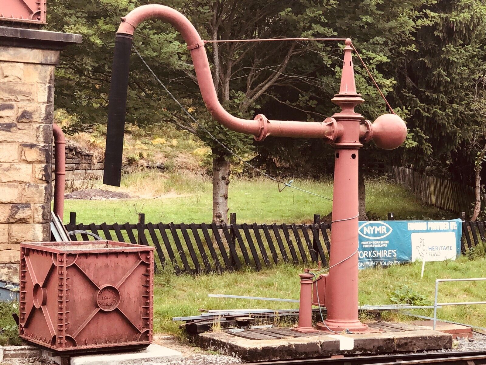 OO Gauge NER Water Crane Kit (hat) With Overflow tank based on Goathland Station