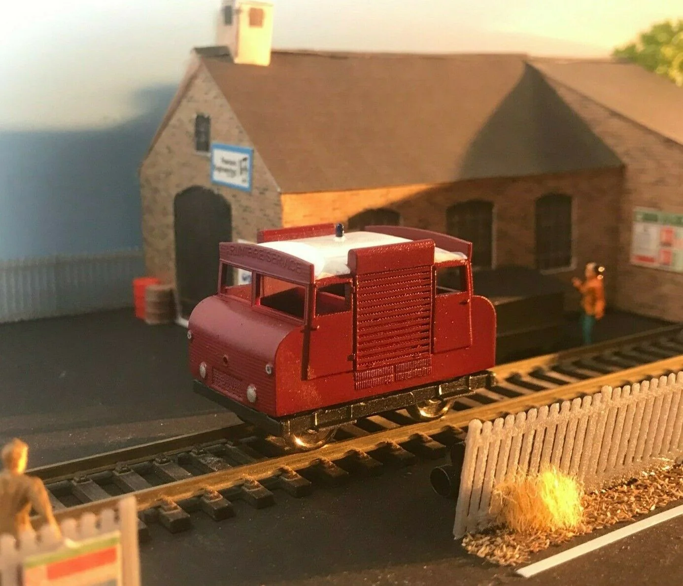 OO Wickham Fire Tender with a static display option