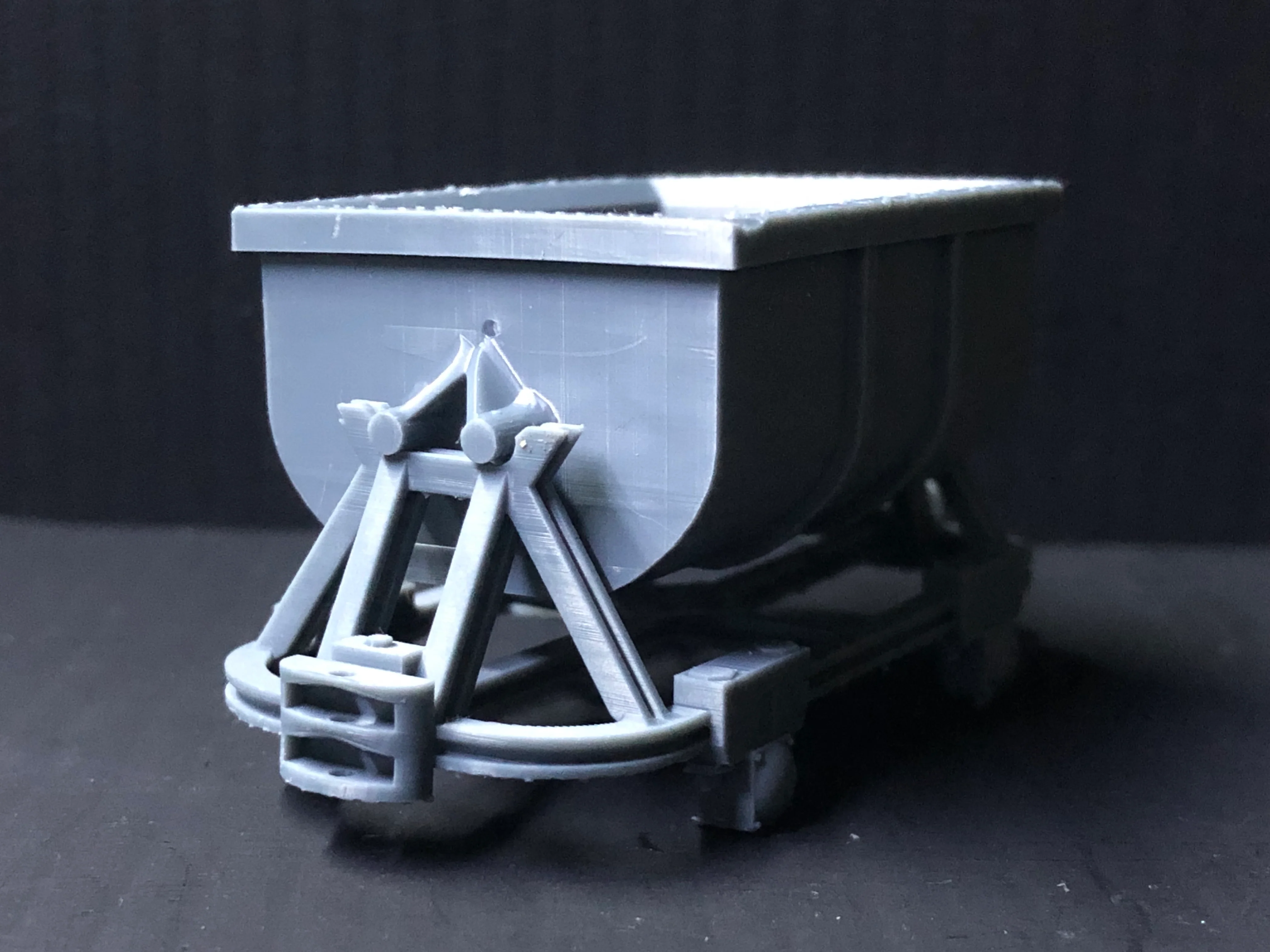 Gn15 Narrow Gauge Three Unpainted Ore Tipper Wagons with wheels