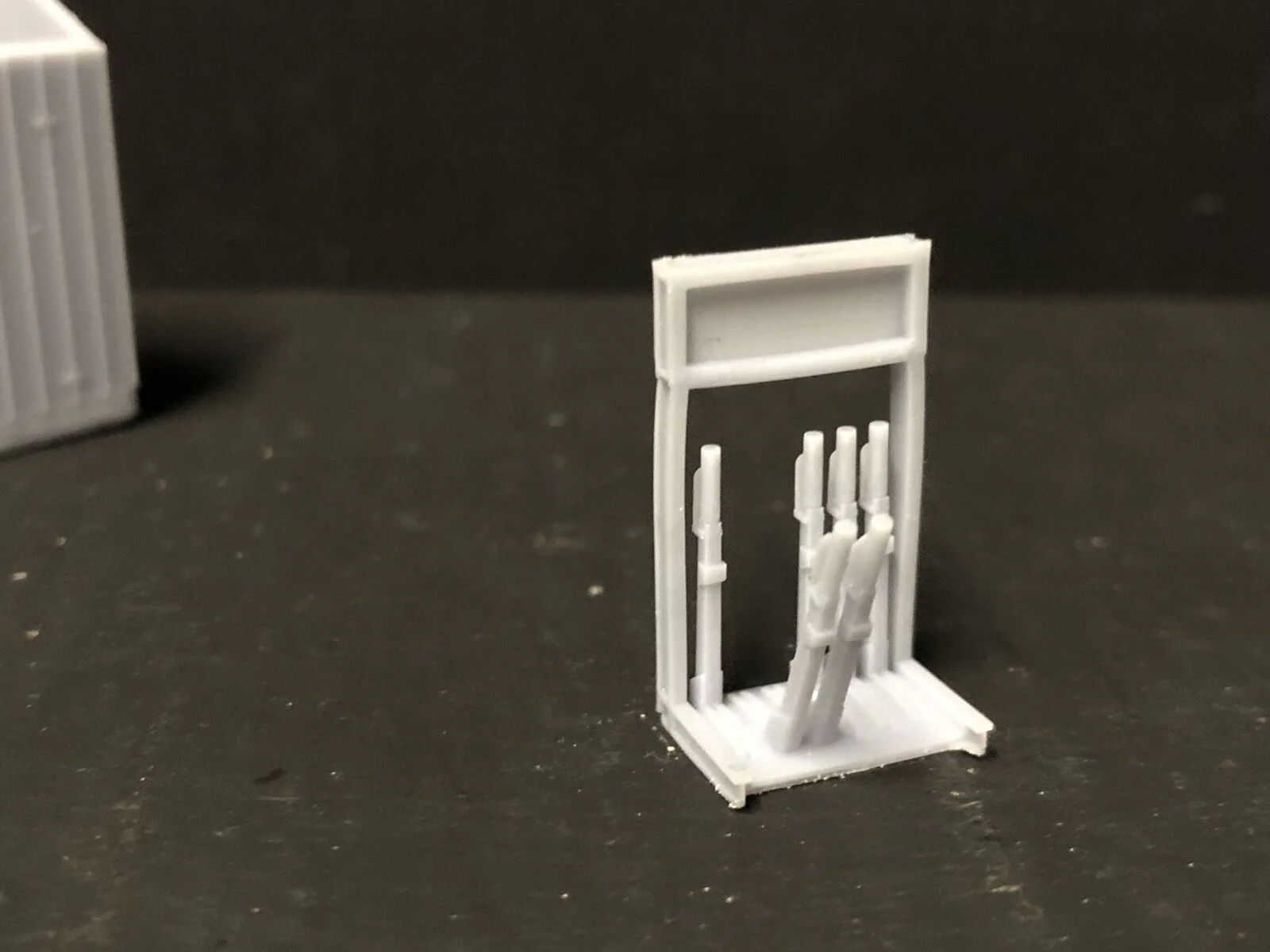 Porthmadog signal mans Hut with levers and glazing - OO9/OO/HO