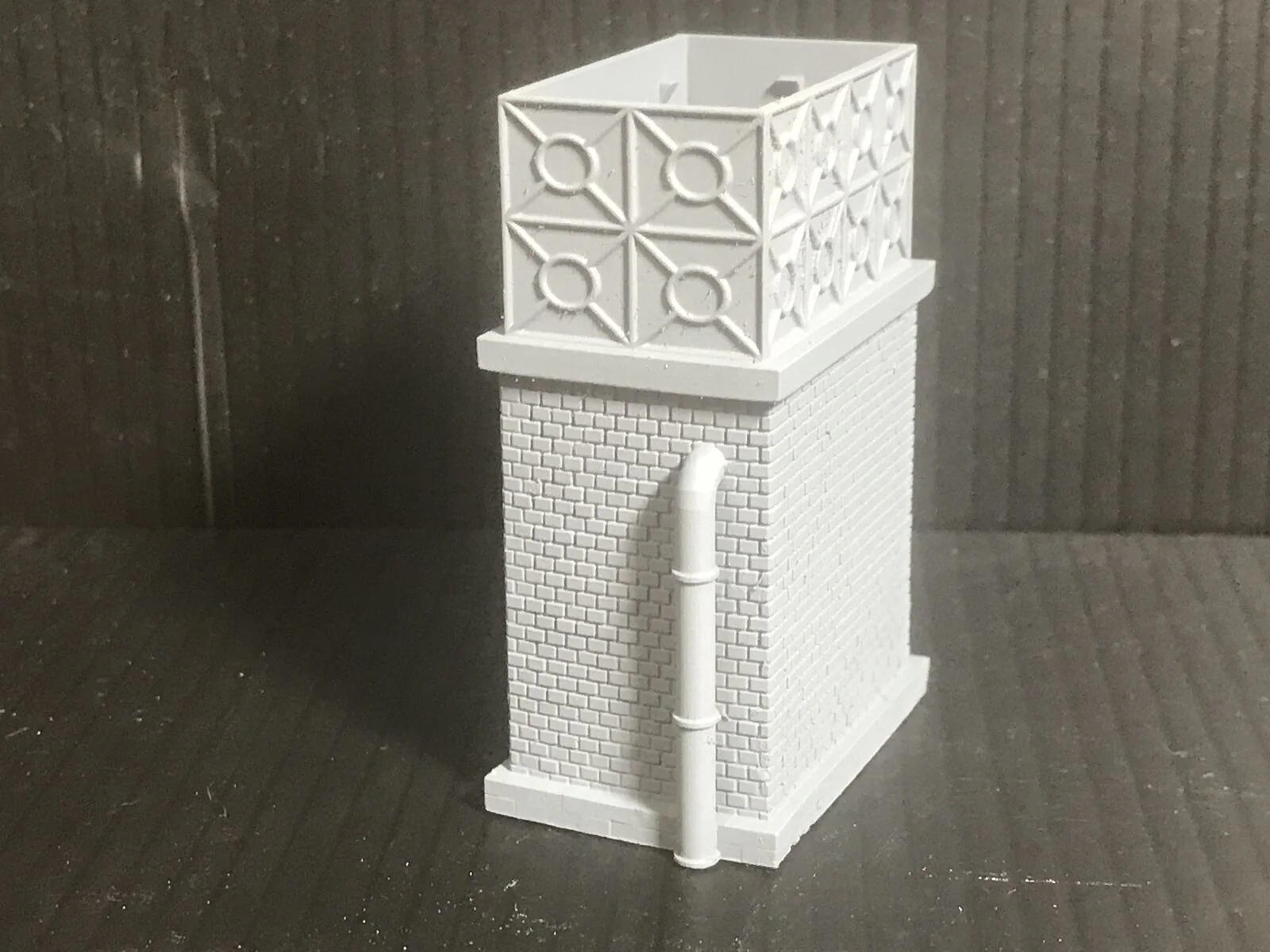 OO Gauge (OO9) Small brick water tower