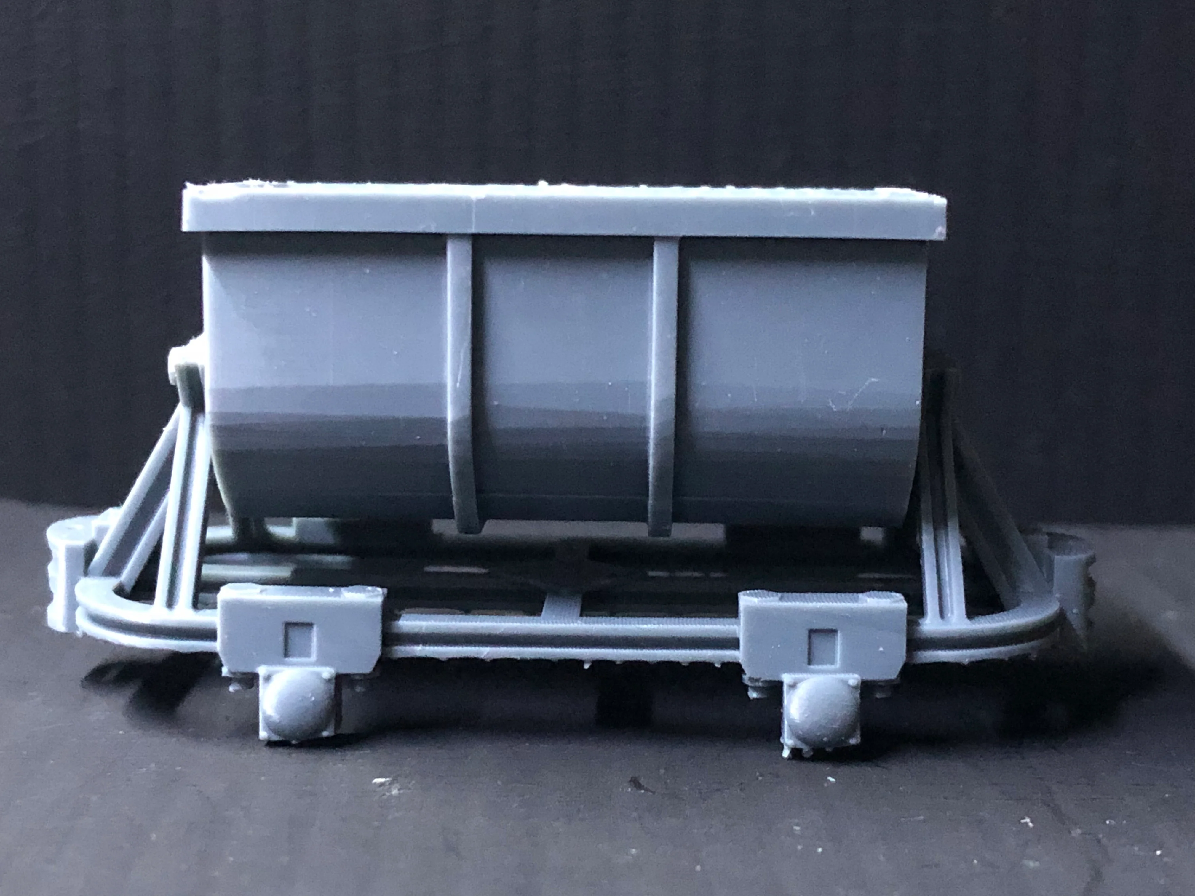 Gn15 Narrow Gauge Three Unpainted Ore Tipper Wagons with wheels