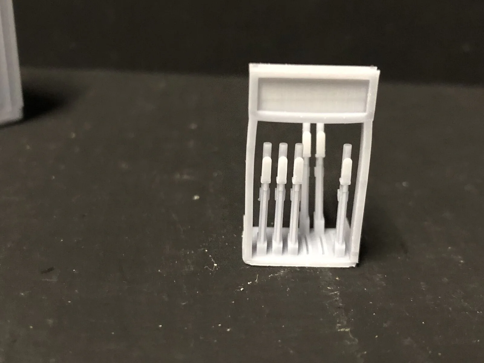 Porthmadog signal mans Hut with levers and glazing - OO9/OO/HO