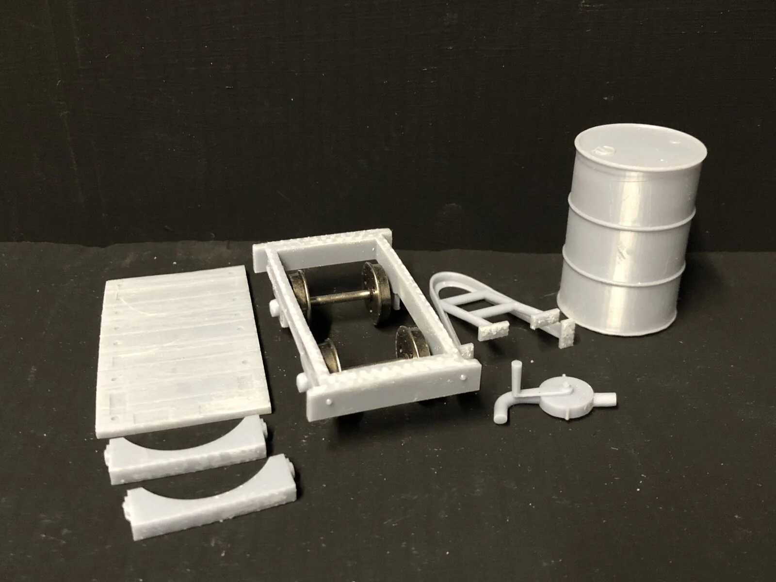 Gn15 Narrow Gauge Petrol Bowser wagon - with wheels