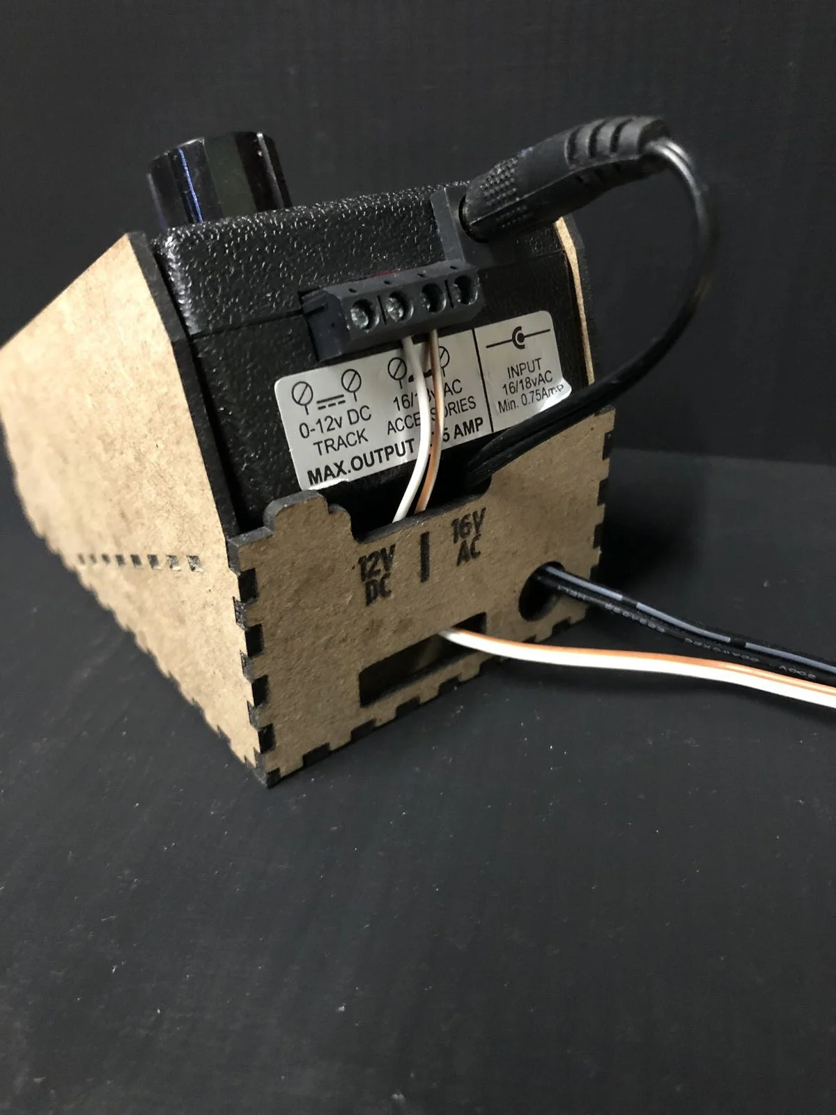 Handy Desktop Holder for the Gaugemaster Combi Controller - easy to use caddy