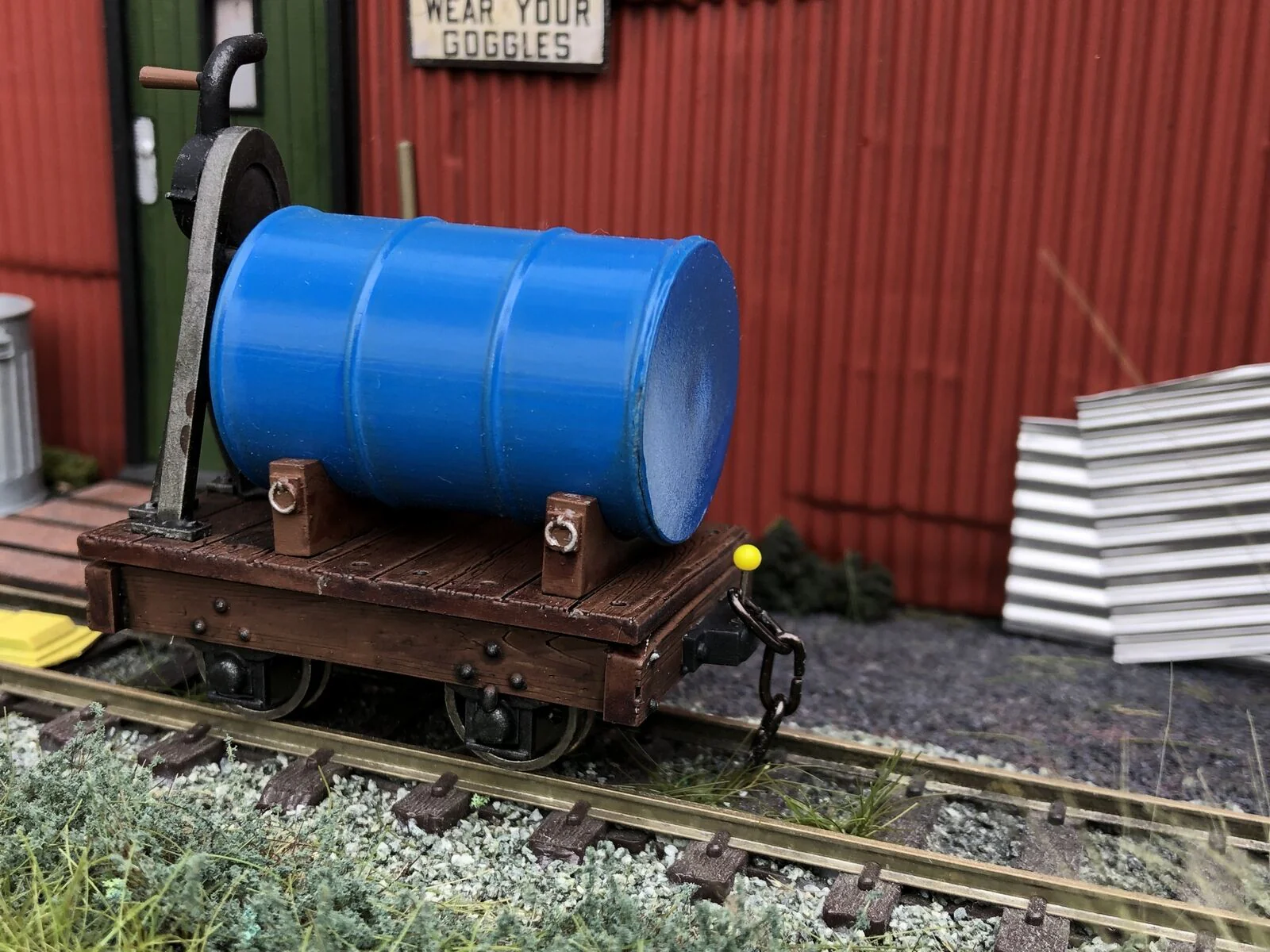 Gn15 Narrow Gauge Petrol Bowser wagon - with wheels
